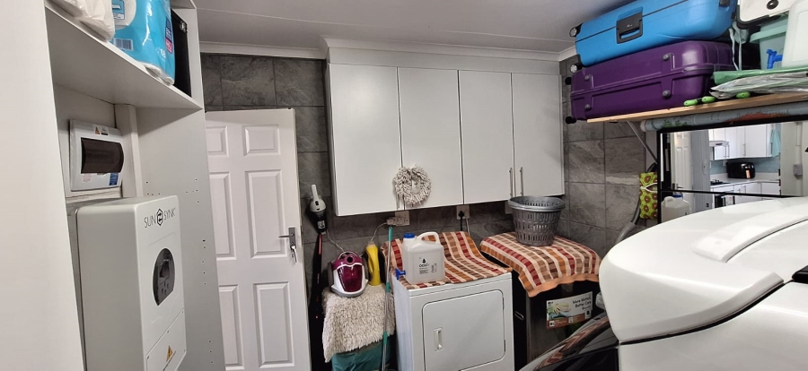 2 Bedroom Property for Sale in Island View Western Cape